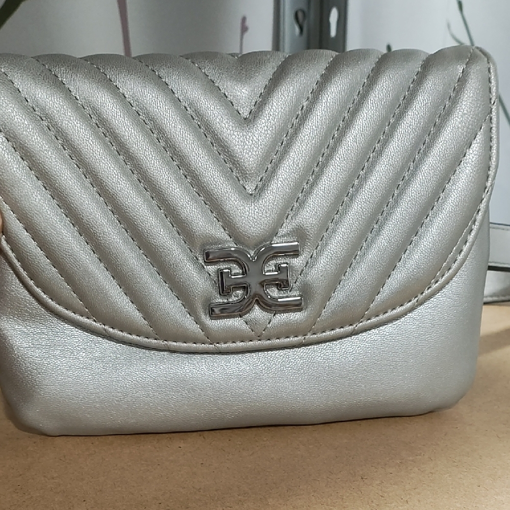 Silver Quilted Belt Bag - Picture 2 of 11